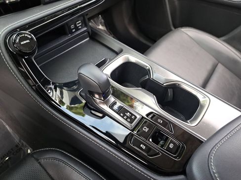 Used 2025 Lexus NX 250 FWD image 27