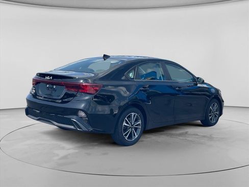 Used 2024 Kia Forte LXS FWD image 7