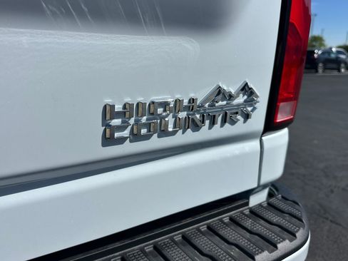 New 2026 Chevrolet Silverado 2500 High Country w/ High Country Premium Package AWD/4WD image 6
