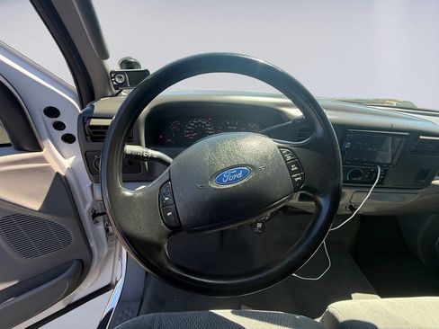 Used 2003 Ford F250 XLT AWD/4WD image 14