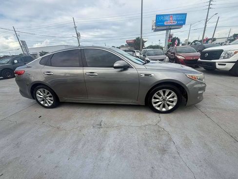 Used 2016 Kia Optima LX w/ Option Group 014 FWD image 4