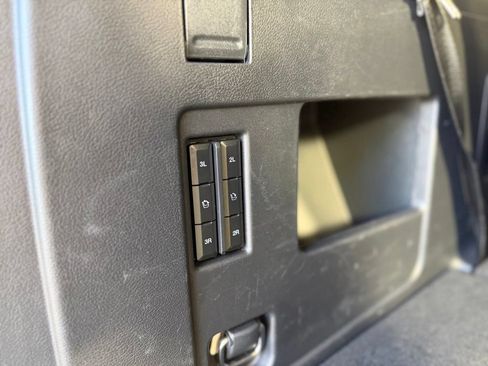 Used 2024 Ford Expedition XLT AWD/4WD image 33
