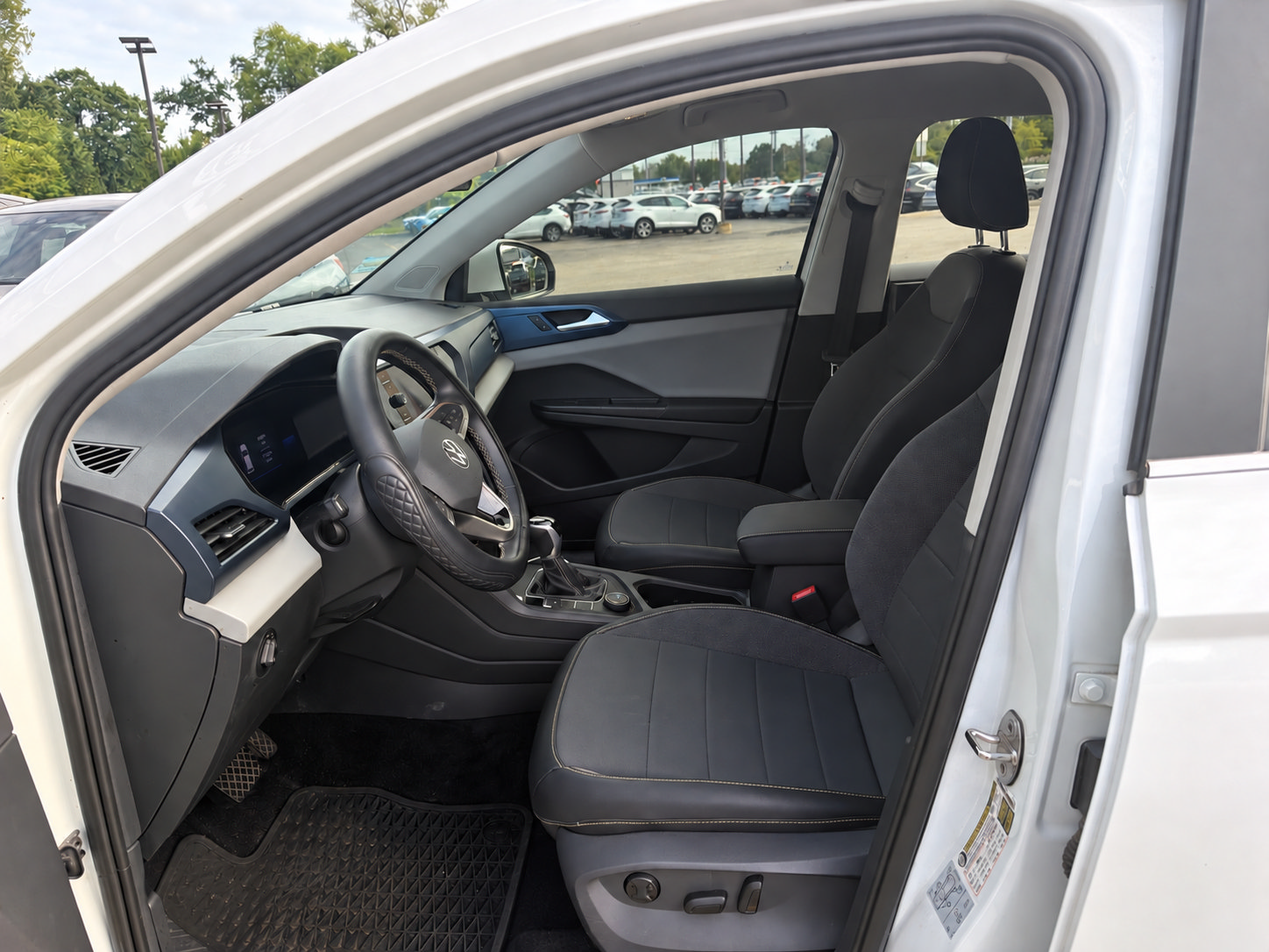 Used 2022 Volkswagen Taos SE AWD/4WD image 14