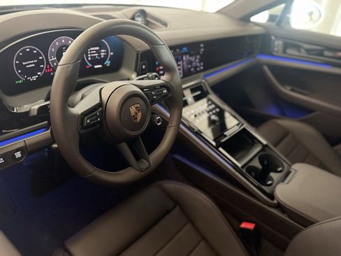Used 2025 Porsche Panamera 4 image 6