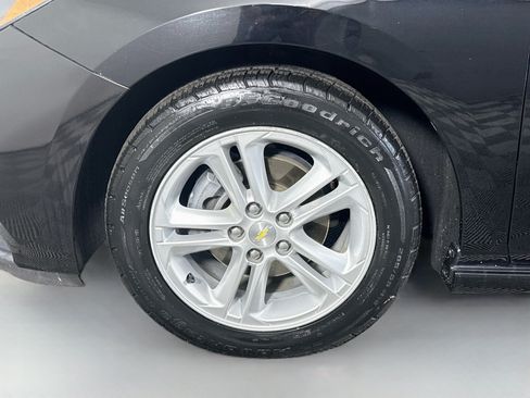 Used 2017 Chevrolet Cruze LT w/ Convenience Package FWD image 38