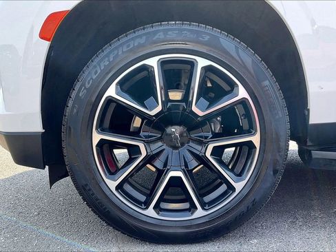 Used 2022 Chevrolet Tahoe RST w/ Sport Performance Package image 35