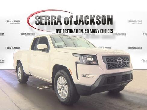 Used 2024 Nissan Frontier SV w/ SV Convenience Package image 5