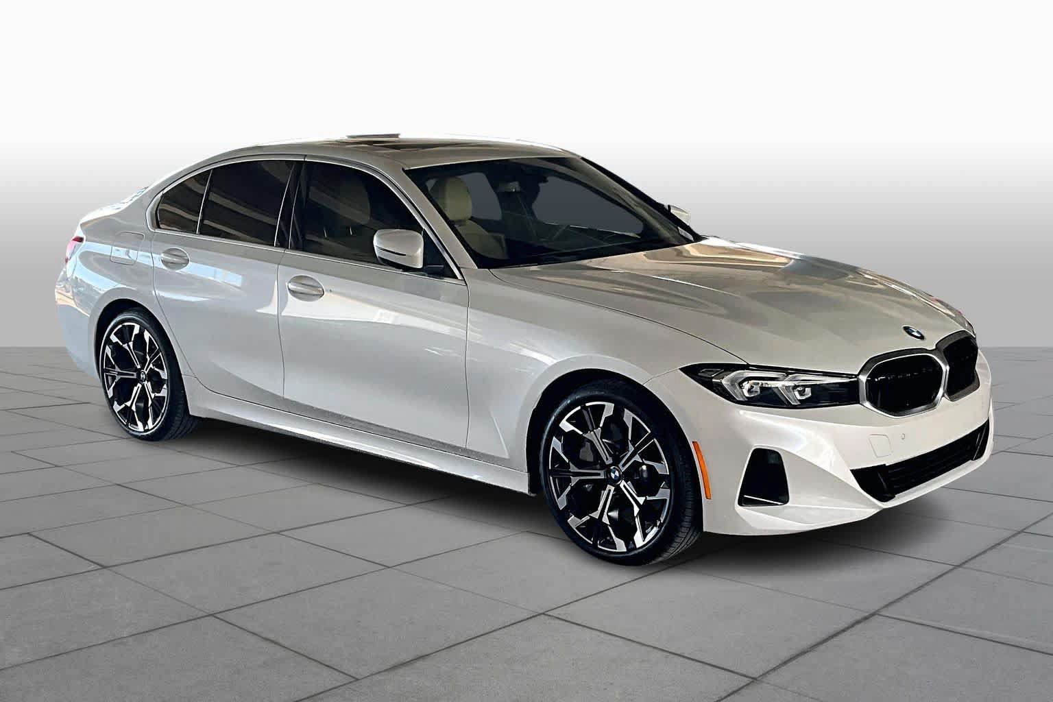 Used 2025 BMW 330i Sedan w/ Premium Package RWD image 2