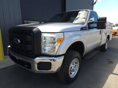 Used 2011 Ford F250 XL w/ PWR Equipment Group AWD/4WD image 2