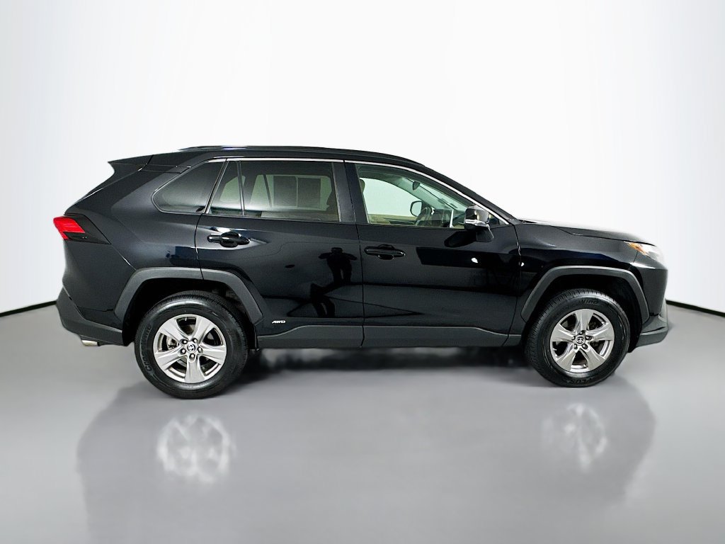 Used 2023 Toyota RAV4 LE AWD/4WD image 9