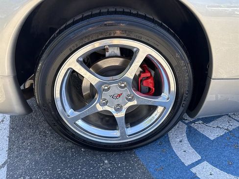 Used 1999 Chevrolet Corvette Convertible w/ Memory Pkg image 11