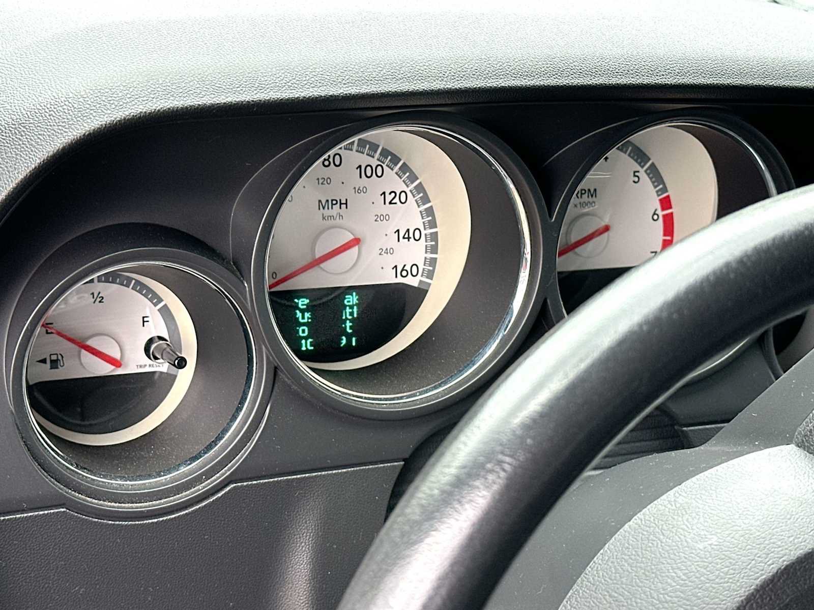 Used 2010 Dodge Challenger R/T RWD image 5