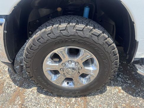 Used 2024 RAM 2500 Big Horn w/ Off Road Package AWD/4WD image 23