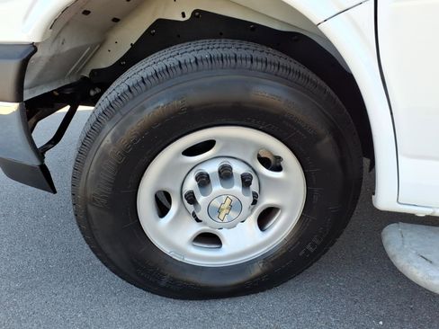 Used 2024 Chevrolet Express 2500 2500 w/ Driver Convenience Package image 9
