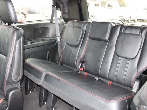 Used 2016 Dodge Grand Caravan R/T FWD image 13