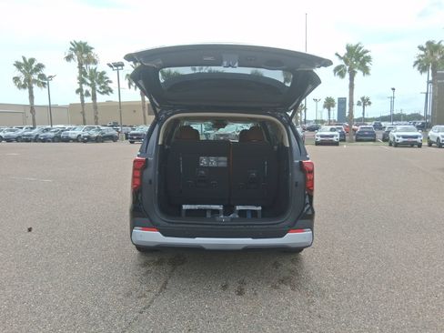New 2026 Kia Carnival EX FWD image 6