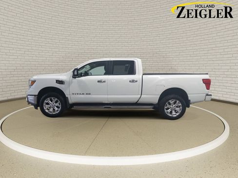 Used 2017 Nissan Titan SV AWD/4WD image 8