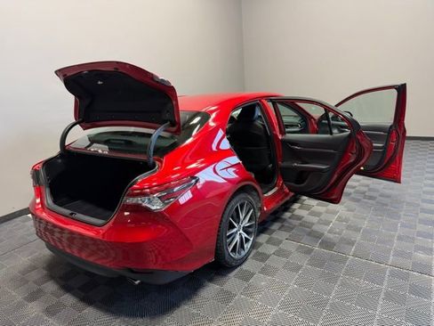 Used 2024 Toyota Camry XLE image 25