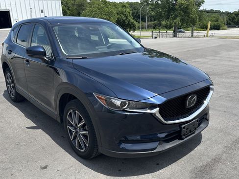 Used 2018 MAZDA CX-5 Touring w/ Preferred Equipment Package FWD image 2