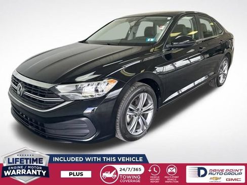 Used 2024 Volkswagen Jetta SE FWD image 4