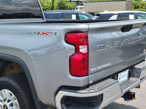 Used 2025 Chevrolet Silverado 2500 LT w/ Convenience Package AWD/4WD image 11