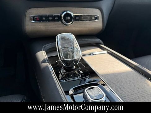 Used 2024 Volvo XC90 B6 Ultimate AWD/4WD image 18