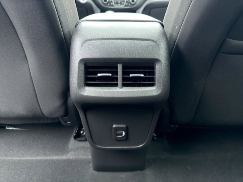 Used 2023 Chevrolet Equinox LT AWD/4WD image 20