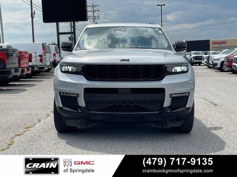 Used 2023 Jeep Grand Cherokee L Limited w/ Black Appearance Package AWD/4WD image 2