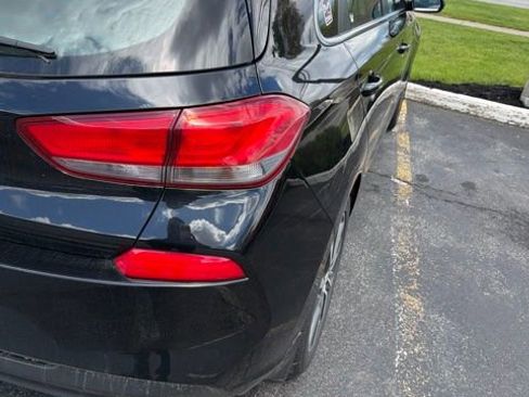 Used 2018 Hyundai Elantra GT FWD image 7