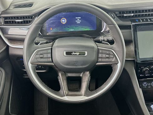 Used 2023 Jeep Grand Cherokee 4WD 4xe image 18