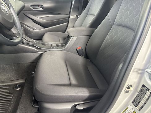 Used 2024 Toyota Corolla LE FWD image 12