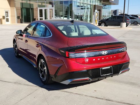 New 2024 Hyundai Sonata SEL w/ Convenience Package FWD image 3