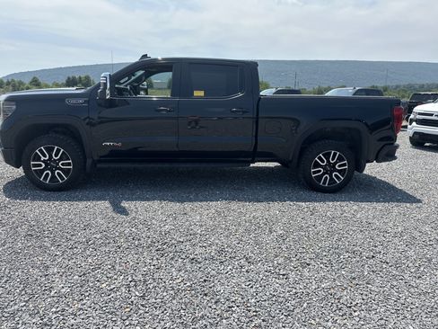 Used 2024 GMC Sierra 1500 AT4 w/ Technology Package AWD/4WD image 2