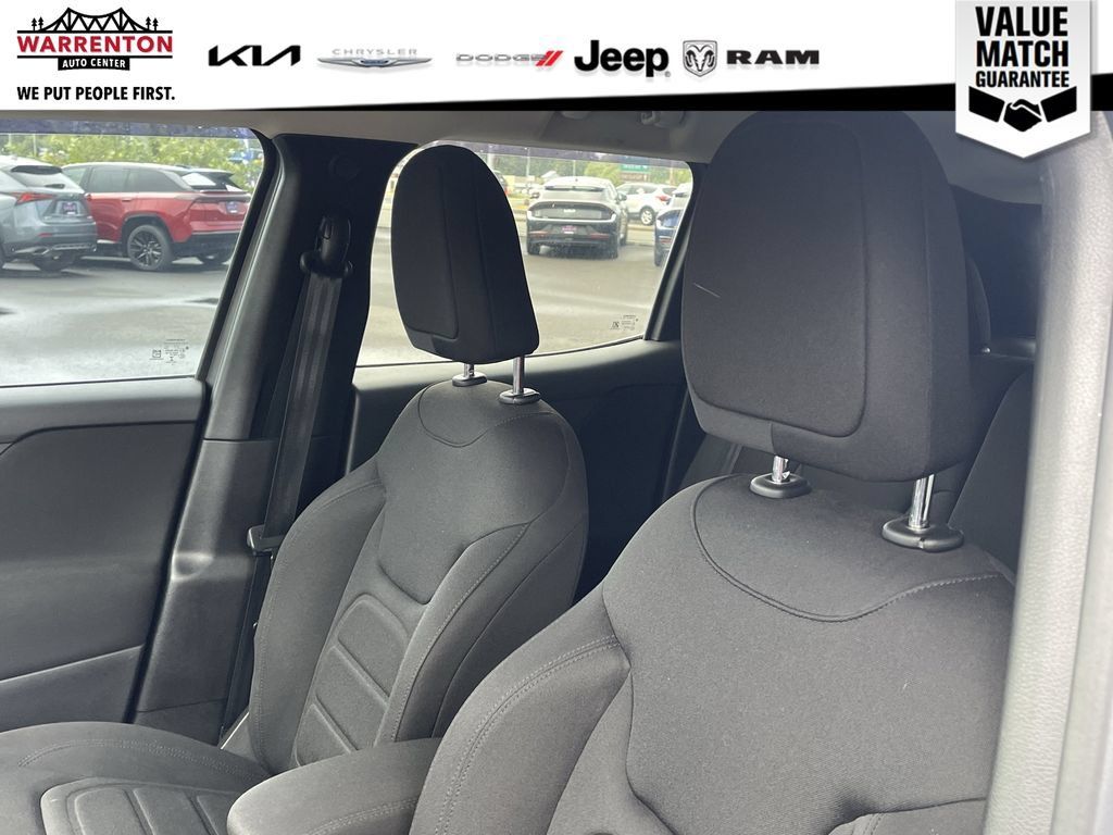 Used 2018 Jeep Renegade Latitude AWD/4WD image 18