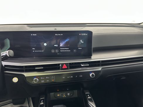 Used 2025 Kia Sorento S w/ Panoramic Sunroof Package image 31