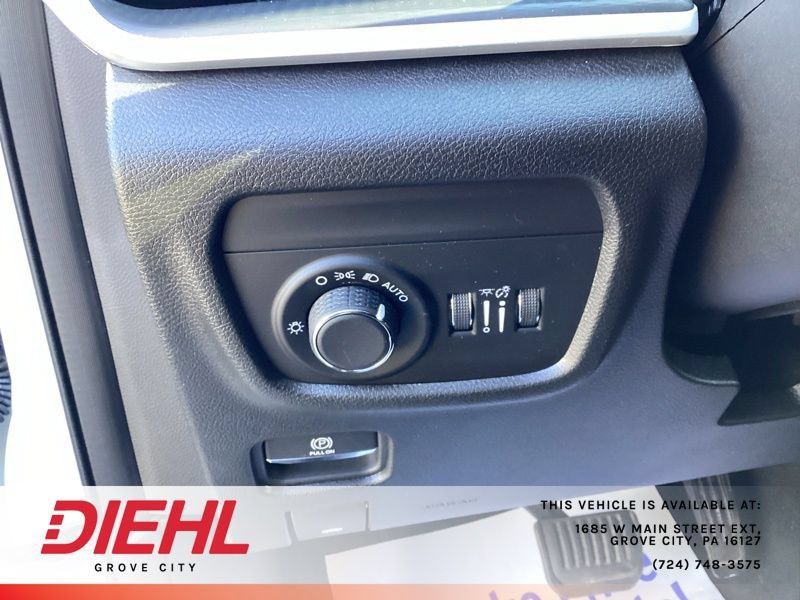 Used 2023 Jeep Grand Cherokee L Laredo w/ Luxury Tech Group I AWD/4WD image 29