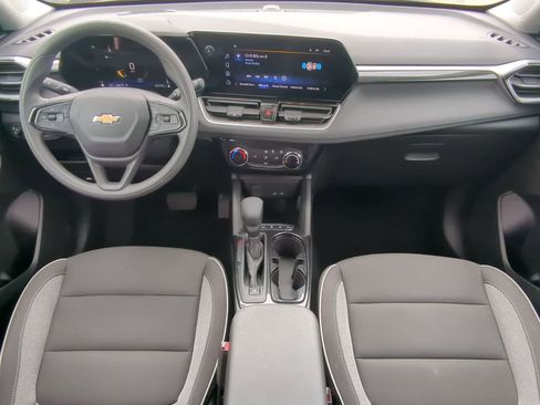Used 2025 Chevrolet TrailBlazer LT AWD/4WD image 15