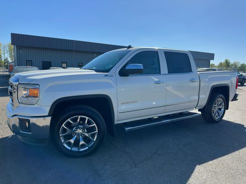 Used 2014 GMC Sierra 1500 SLT w/ SLT Crew Cab Value Package image 4