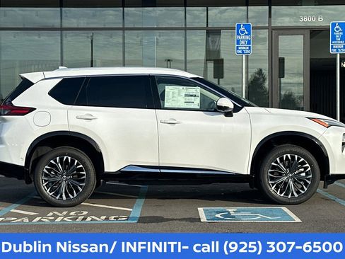 New 2026 Nissan Rogue Platinum w/ Tech Package AWD/4WD image 3