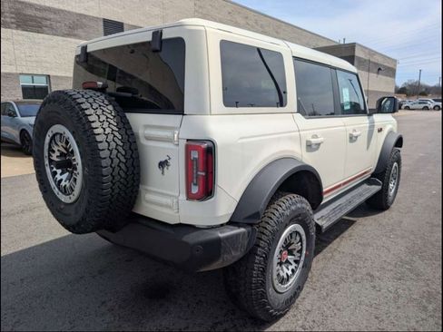 New 2026 Ford Bronco Outer Banks w/ Sasquatch Package image 3