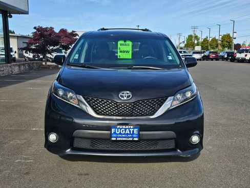 Used 2015 Toyota Sienna SE w/ SE Preferred Package FWD image 3