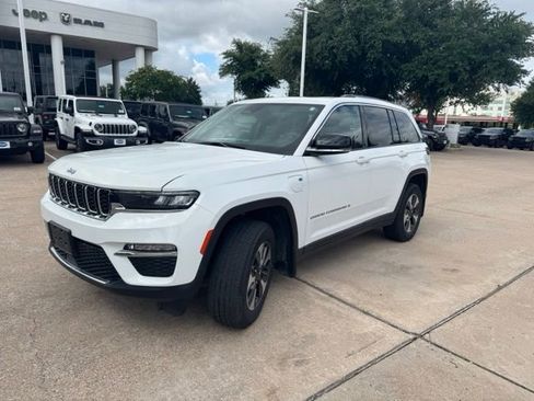 Used 2022 Jeep Grand Cherokee Limited 4xe w/ MOPAR Finishing Package AWD/4WD image 3