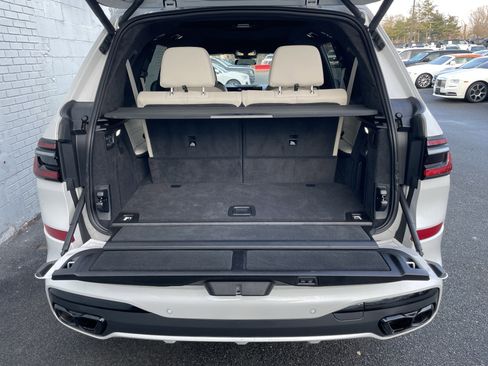 Used 2024 BMW X7 M60i w/ Executive Package image 40
