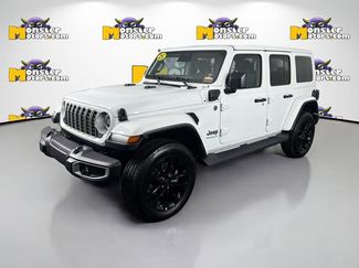 Used 2025 Jeep Wrangler Unlimited Sahara video 1