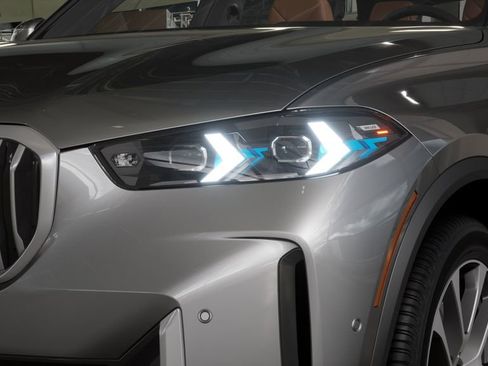 New 2026 BMW X5 xDrive50e image 31