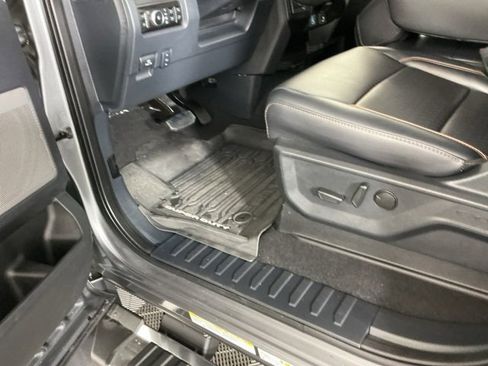 Used 2025 Ford F450 Lariat w/ FX4 Off-Road Package image 18