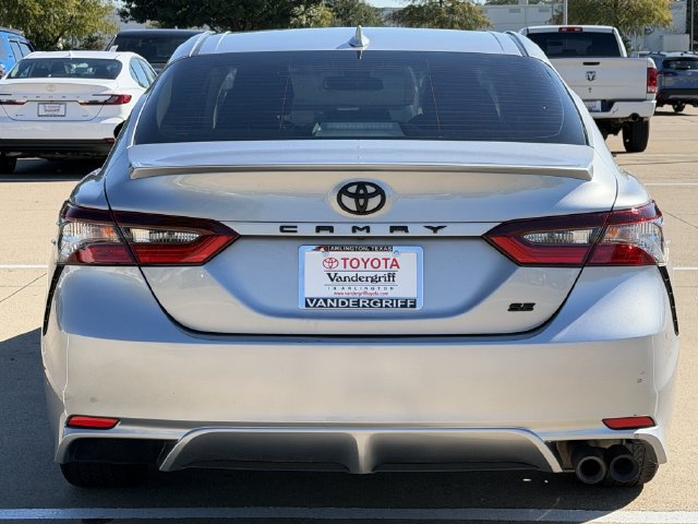 Used 2021 Toyota Camry SE FWD image 5