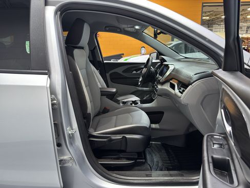 Used 2022 GMC Terrain SLE w/ Driver Convenience Package FWD image 18