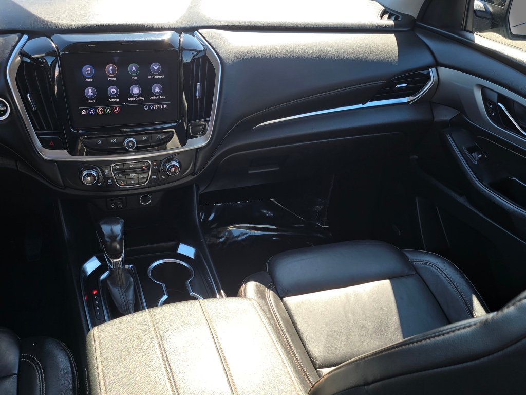 Used 2021 Chevrolet Traverse LT w/ LT Premium Package AWD/4WD image 4