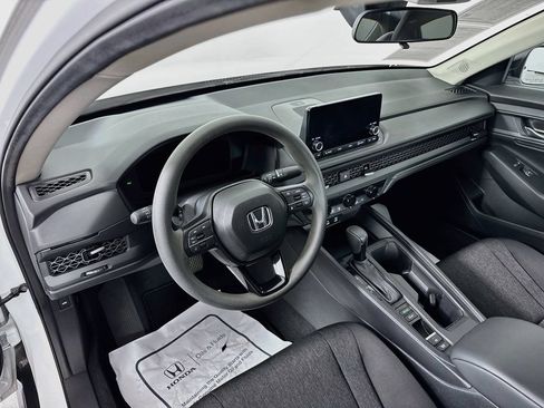 Certified 2025 Honda Accord SE image 9